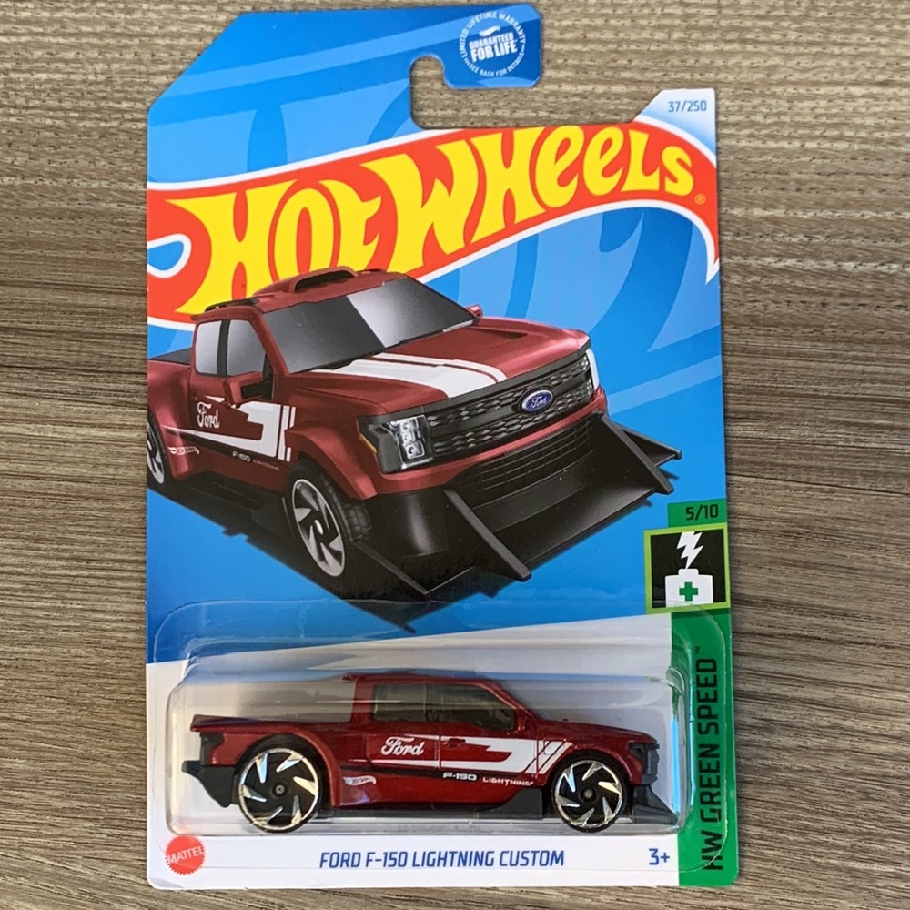 Hot Wheels Ford F150 Lightning Custom Truck Electric Vehicle EV Hotwheels New